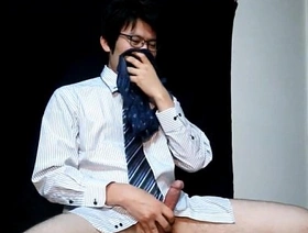 亚洲男人在同性恋色情视频中感到高兴 gay porn chinese toilet