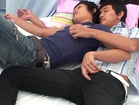 古怪的亚洲人喜欢无鞍性爱和水上运动 gay porn chinese office