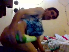 亚洲交叉压榨机的紧密屁股被玩具穿透 video porn korean gay